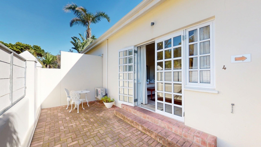 8 Bedroom Property for Sale in Summerstrand Eastern Cape